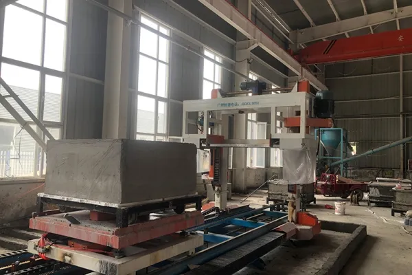 خط إنتاج كتل بلوك وألواح جدران خرسانية رغوية خفيفة معزولة EPS في Bayingolالتابعة لمقاطعة Xinjiang - الصين