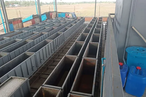 خط إنتاج كتل (بلوك) خرسانية رغوية NAAC، في Phnom Penh- كمبوديا